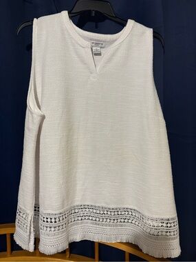 Liz Claiborne White Crochet-Hem Sleeveless Tank